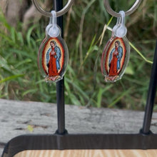 Load image into Gallery viewer, Virgen De Guadalupe Keychain
